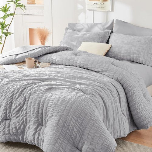 HYMOKEGE Queen Comforter Set - Lightweight 3-Piece Bedding Set with Soft Down Alternative - Light Grey
