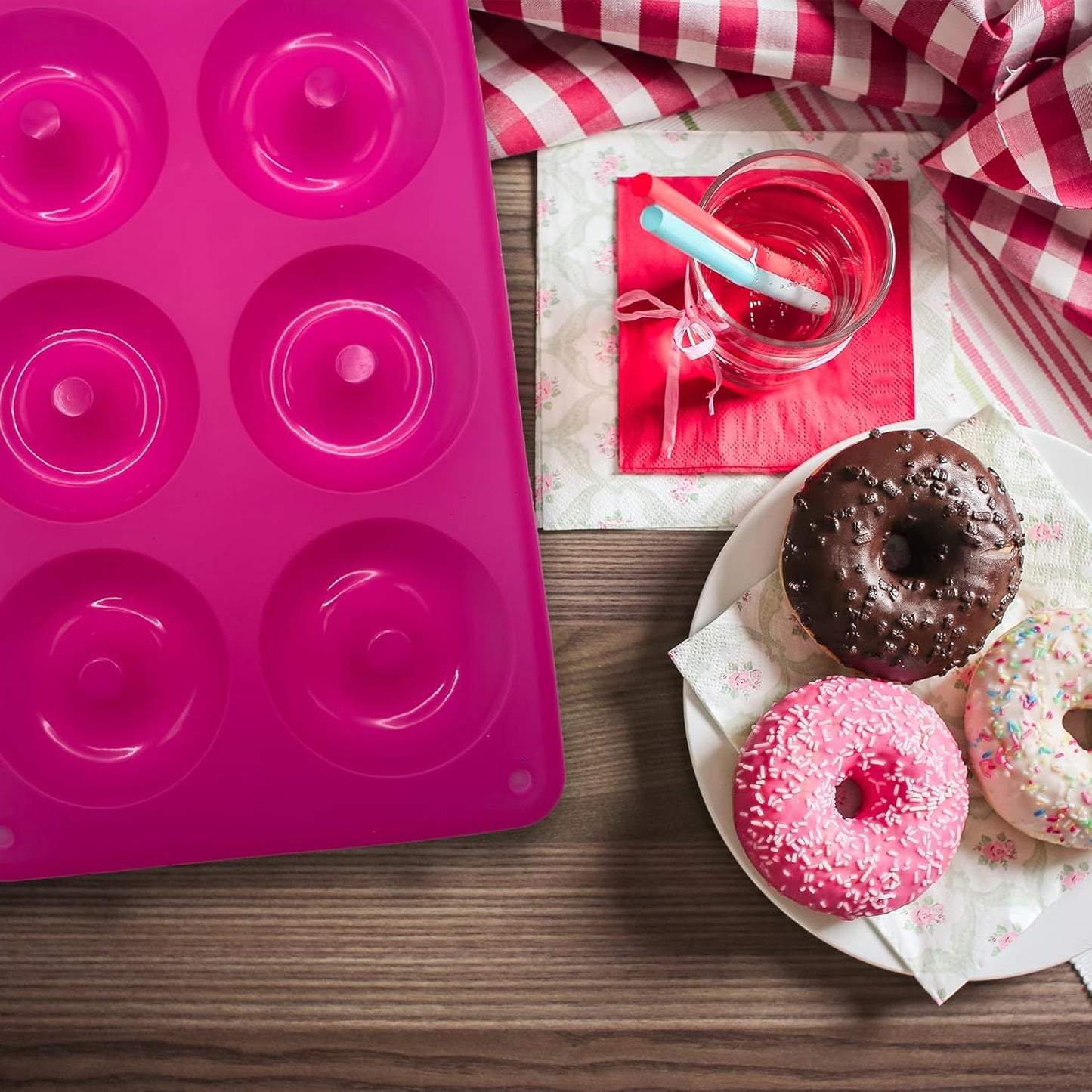 LIHUILAI 3 Pack Silicone Donut Mold, Food Grade Non-Stick Baking Pan for 6 Full Size Donuts, Blue, Green, Pink