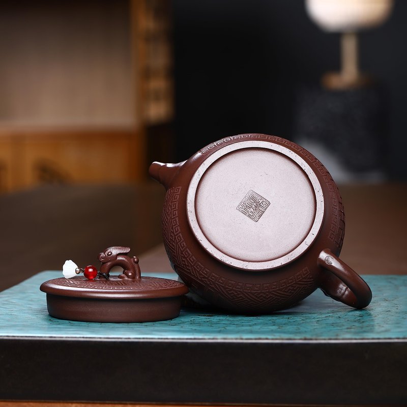 SILINE Zisha Teapot, Chinese Yixing Clay Handmade Tea Pot 9.6 Oz, Infuse Brew Kung Fu Loose Leaf Tea Maker (Lucky Rabbit,Zini Purple Clay)