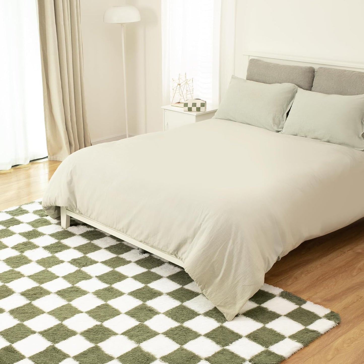 TOOHUB 5x7 Super Soft Rug for Bedroom, Ft Green and White Area Rug Classic Checkered Shaggy Anti-Skid High Pile Soft