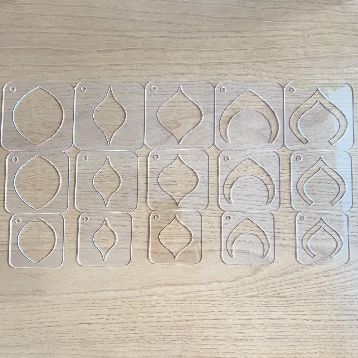 Mandala Drawing Stencils Set, 15 Pieces Clear Acrylic Dot Pattern Templates with Ring, 3 Sizes 2.17-2.95 Inch