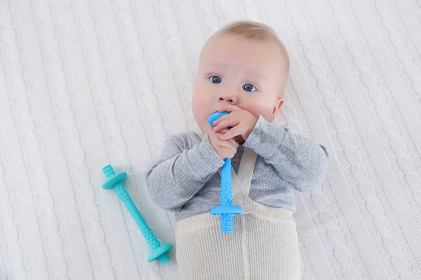Giftty Teething Tube with Safety Shield Baby Hollow Teether Sensory Toys Gum Massager, Food-Grade Silicone for Infant 3-12 Months Boys Girls, 1 Pair with 4 Cleaning Brush Included (Emerald+Blue)