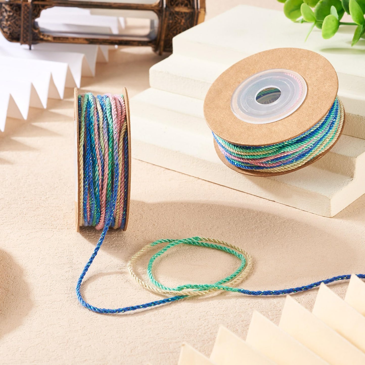 KISSITTY 2 Roll 164 Feet Cotton Twine String 1.2 mm Bakers Twine Packing Rope Cords for Crafts Jewelry Making Bracelets Necklace Gift Wrapping Gardening Weave Braid Hanging Gradient Blue
