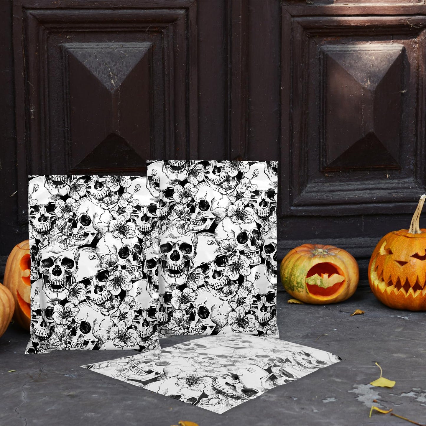 JarThenaAMCS 100Pcs Halloween Skull Poly Mailers 10 x 13 Inch Packaging Bags Self Seal Mailing Envelope Bags for Small Business Clothing Gift