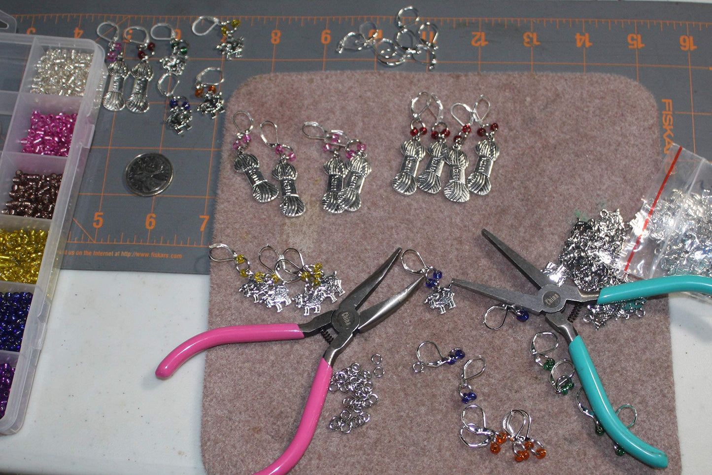 6 Removable Locking Stitch Markers for Knitting and Crocheting - Colourful Sheep and Yarn Charms - Set of 6 Progress Markers - Crochet Earrings by Morgan Curio