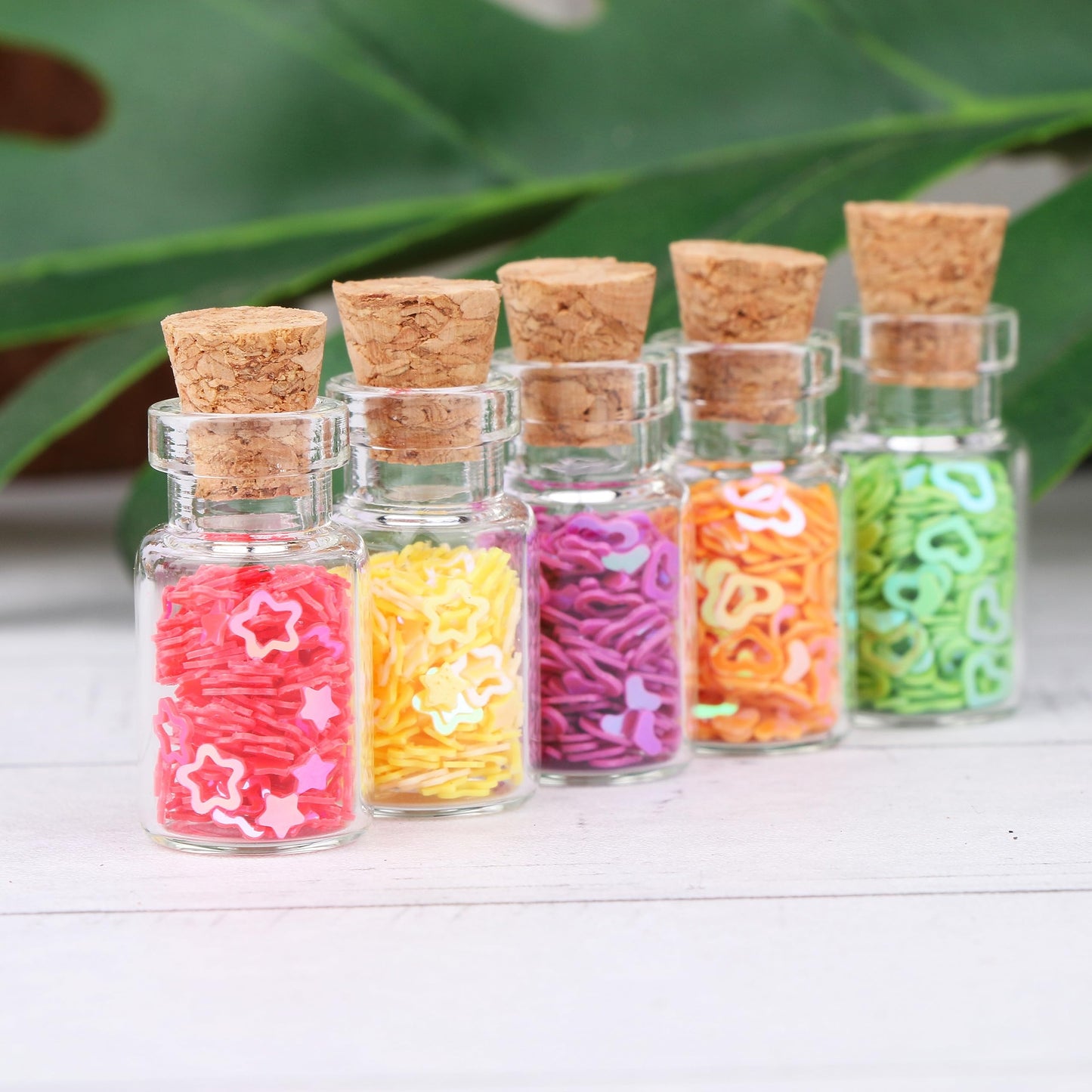 MaxMau 64pcs 1ml Tiny Vials with Cork Stoppers and Eye Screws,Mini Glass Bottles Small Jars for DIY Art Crafts Project Jewelry Pendant Party Favors