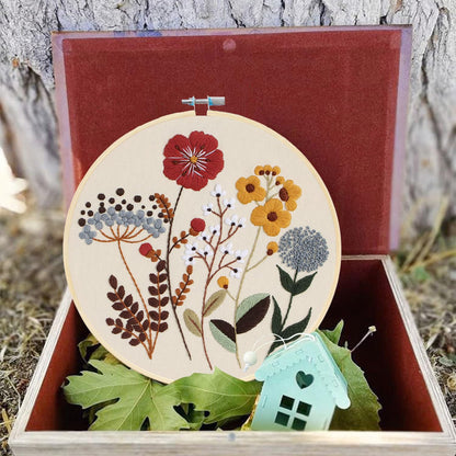 EVERMARKET 3 Pack Embroidery Starter Kits with Pattern, Flowers Stitches Kit for Beginner, Floral Stamped Embroidery Practice Kit for Women, Blooms Embroidery Fabric, Red