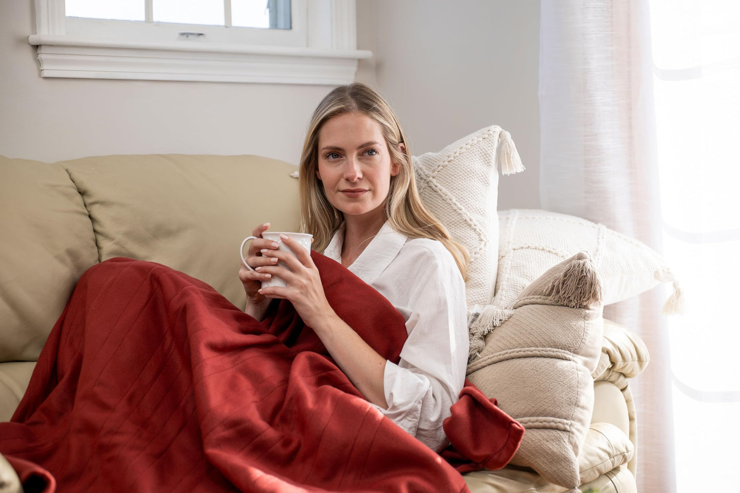 BLACK+DECKER Heated Blanket Electric Throw, Fleece Electric Blanket, Heating Blanket with 4 Heating Levels, 3H Timer, Auto Shutoff, Fast Heating (50x60 inches, Maroon)