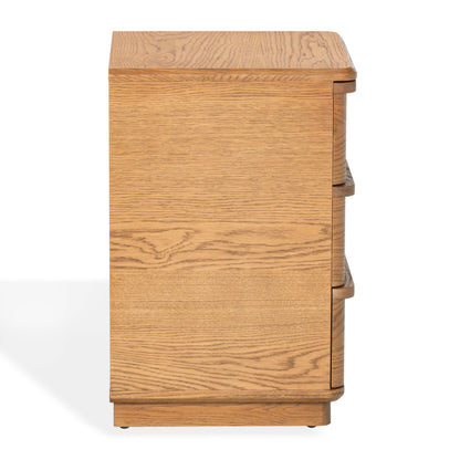 SAFAVIEH Couture Collection – Guillermo Natural 3 Drawer Wood Nightstand, Fully Assembled Modern Bedroom Storage Accent (SFV4270A)