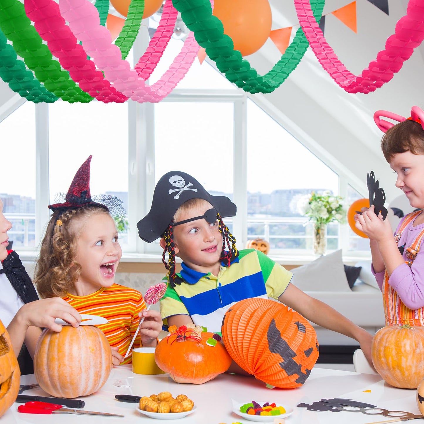 Whaline 16Pcs Halloween Party Decoration Four-Leaf Clover Hanging Banner Pink Green Paper Streamers Garland for Home Princess and Witch Party Wall Window Backdrop