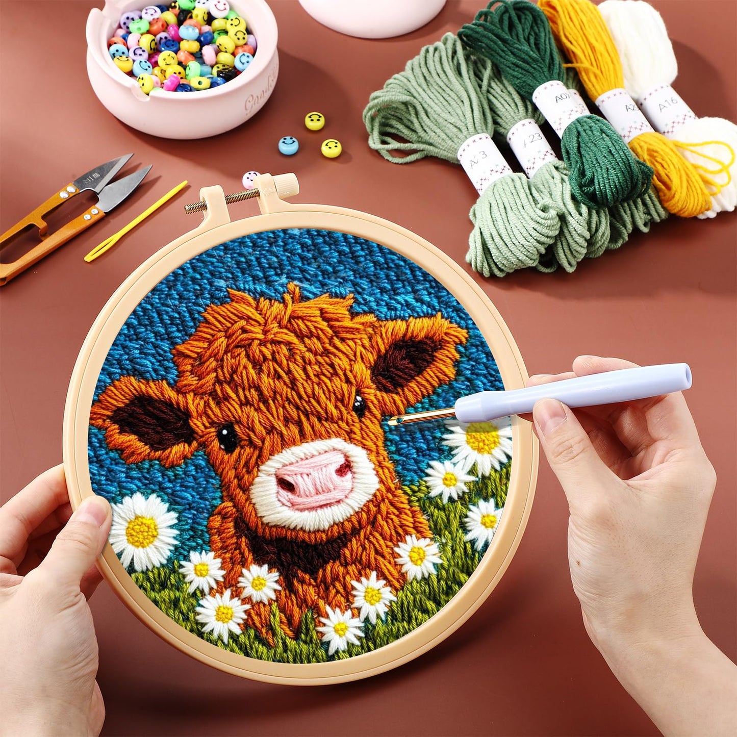 Hahafelt 3 Sets Punch Needle Kits, Punch Needle Kits for Adults Beginner, Highland Cow Daisy Flower Horse Punch Needle Tool with Punch Needle Fabric, Hoops, Yarns and Sewing Needles