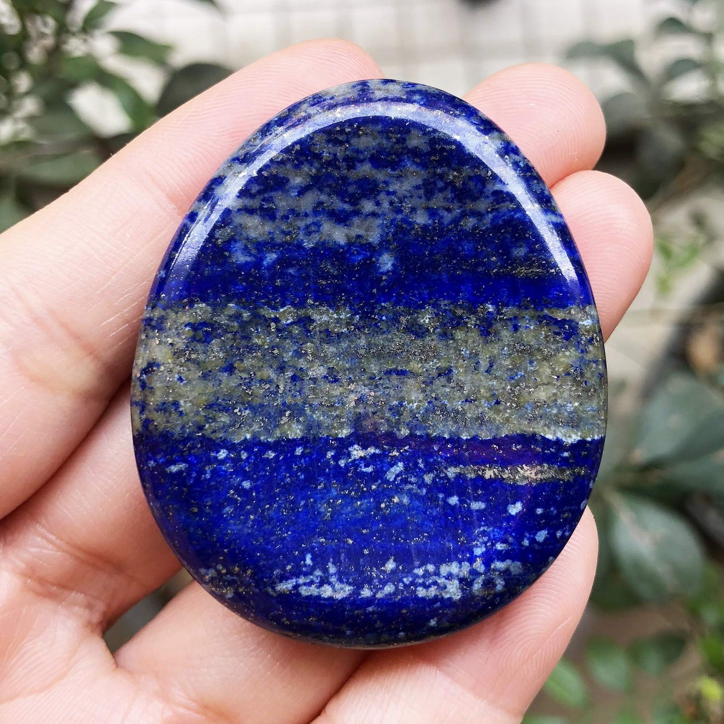 Fekuar Natural Lapis Lazuli Crystal Thumb Worry Stone, Hand Carved Healing Crystal Teardrop Pocket Stones for Anxiety Stress Relief Meditation