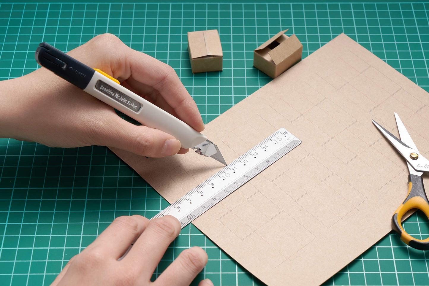 Beaditive High Precision Detail Craft Knife With 30 blades - 30 Degree Blade Utility Knife - Art, Craft, Model Making