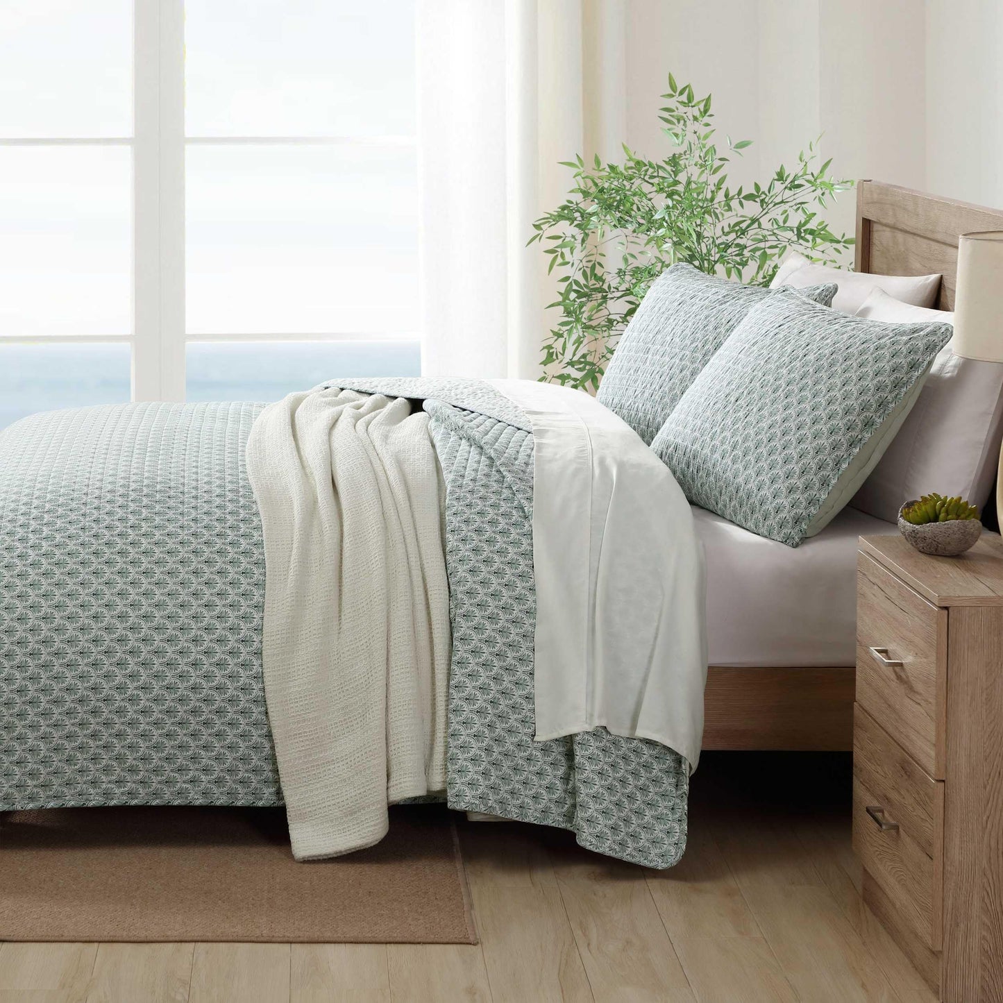 Tommy Bahama - Full/Queen Quilt Set, Super Soft Cotton Bedding with Matching Sham(s), Super Soft, Oeko-Tex Certified (Coastal Batik Green, Full/Queen)