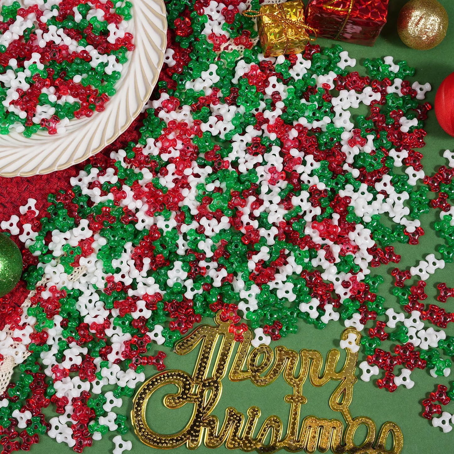 Christmas Tri Beads (1200pcs), Tri Shaped Beads Red Green White Triangle Beaded kit for Craft Wreath Xmas Holiday Tree Snowman Decorations, Candy Cane Beaded Ornament Kit, Christmas Party Decoration
