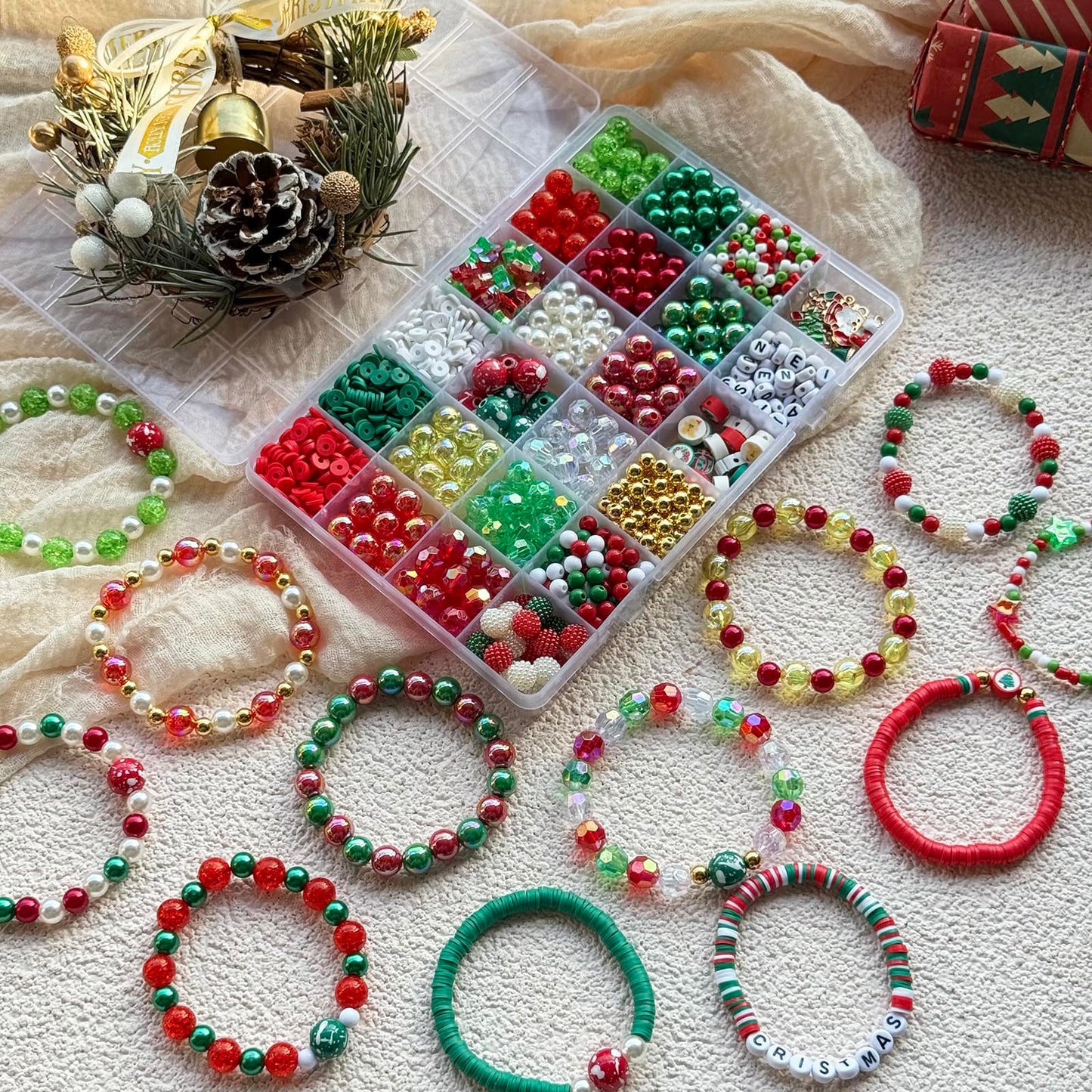LLchunyun 1449PCS Christmas Beads for Bracelets Making Kit, Christmas Charms Red Green Beads for Jewelry Making Assorted Acrylic Crystal Round Pearl Star Spacer Clay Bead for Necklace Keychain Making