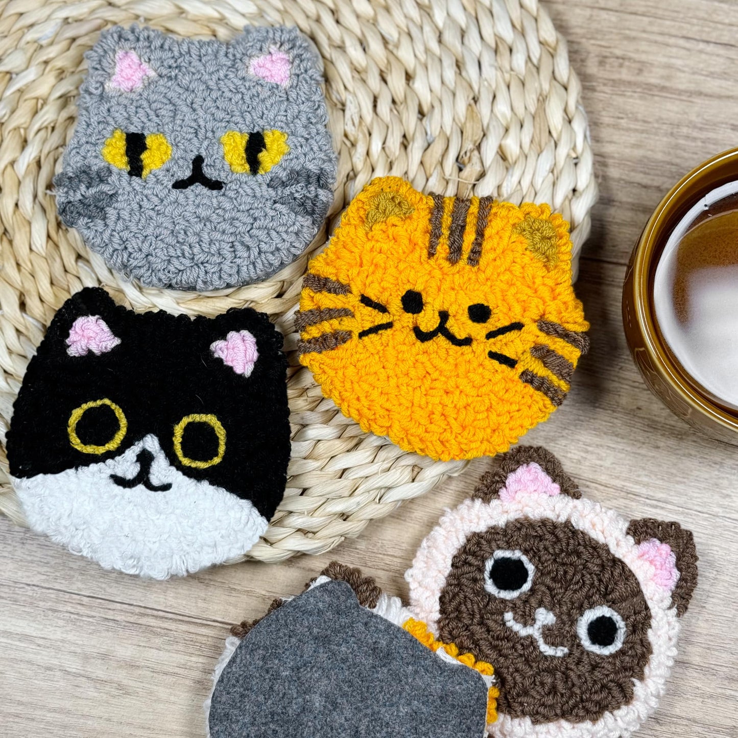 Morledoa Punch Needle Coasters Kit, Punch Needle Kits Adults Beginner, Cat Coasters Kit with Adhesive Felt, Yarns, Embroidery Hoop, Instruction