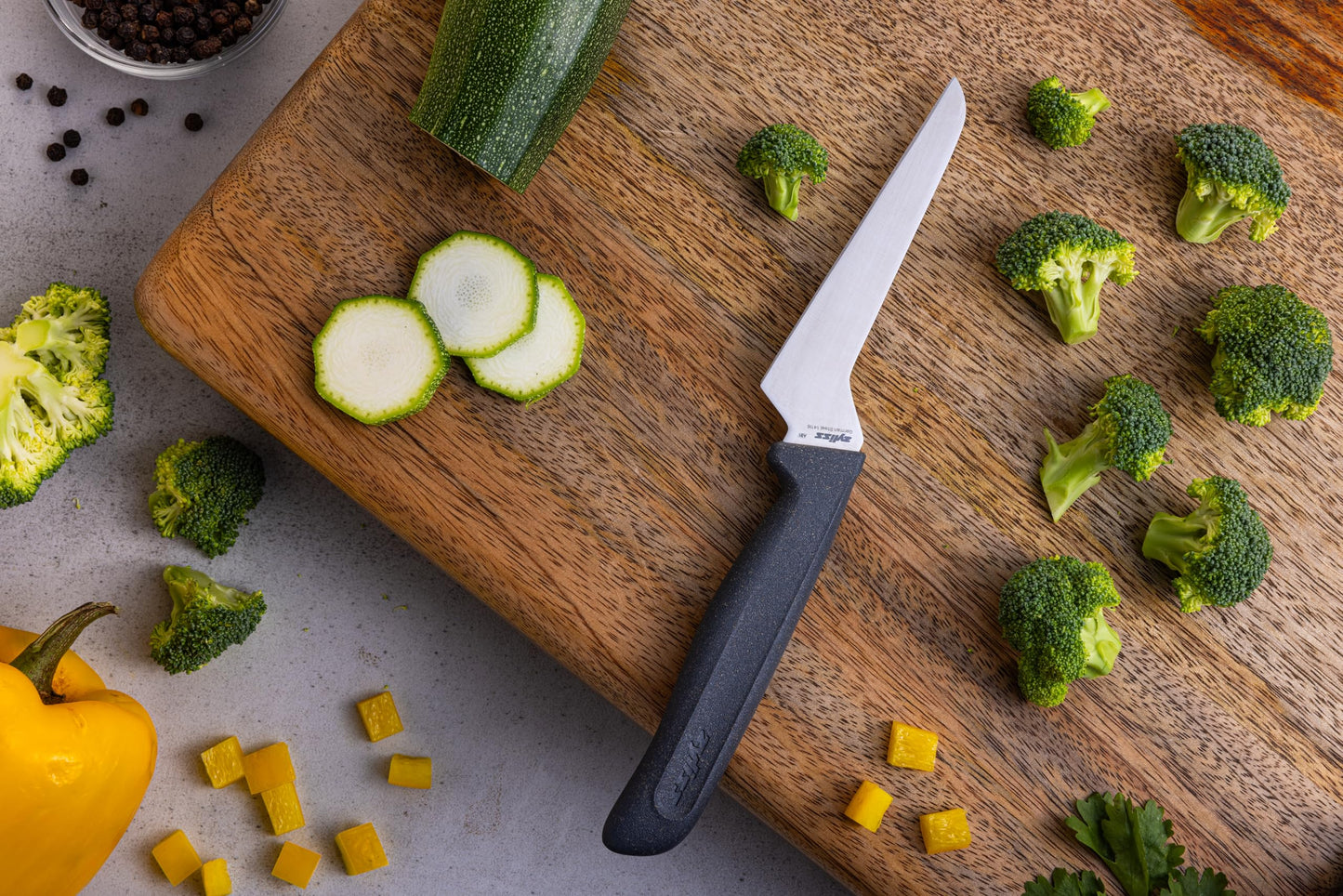 Zyliss Offset Santoku Knife – Sharp German Stainless Steel Blade – Sustainable Wheat Straw Handle – Precision Kitchen & Vegetable Knife – Dishwasher Safe – 3.9 inches