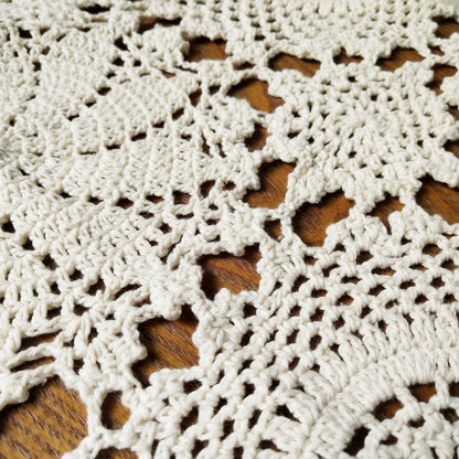 15"X70" USTIDE Rustic Floral Table Runner Hand Crochet Table Doily Beige Cotton Lace Table Decoration for Coffee Table