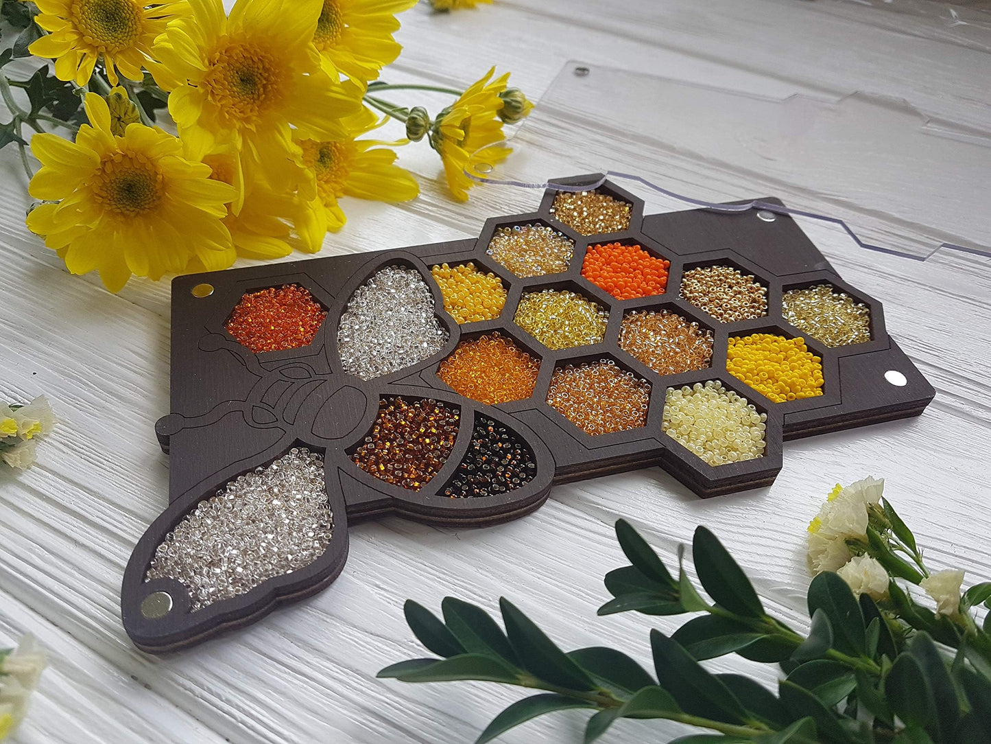 Bead Organizer, Diamond Embroidery Painting Accessories Storage Box, Wooden Tray Storage Divider Box (bee)