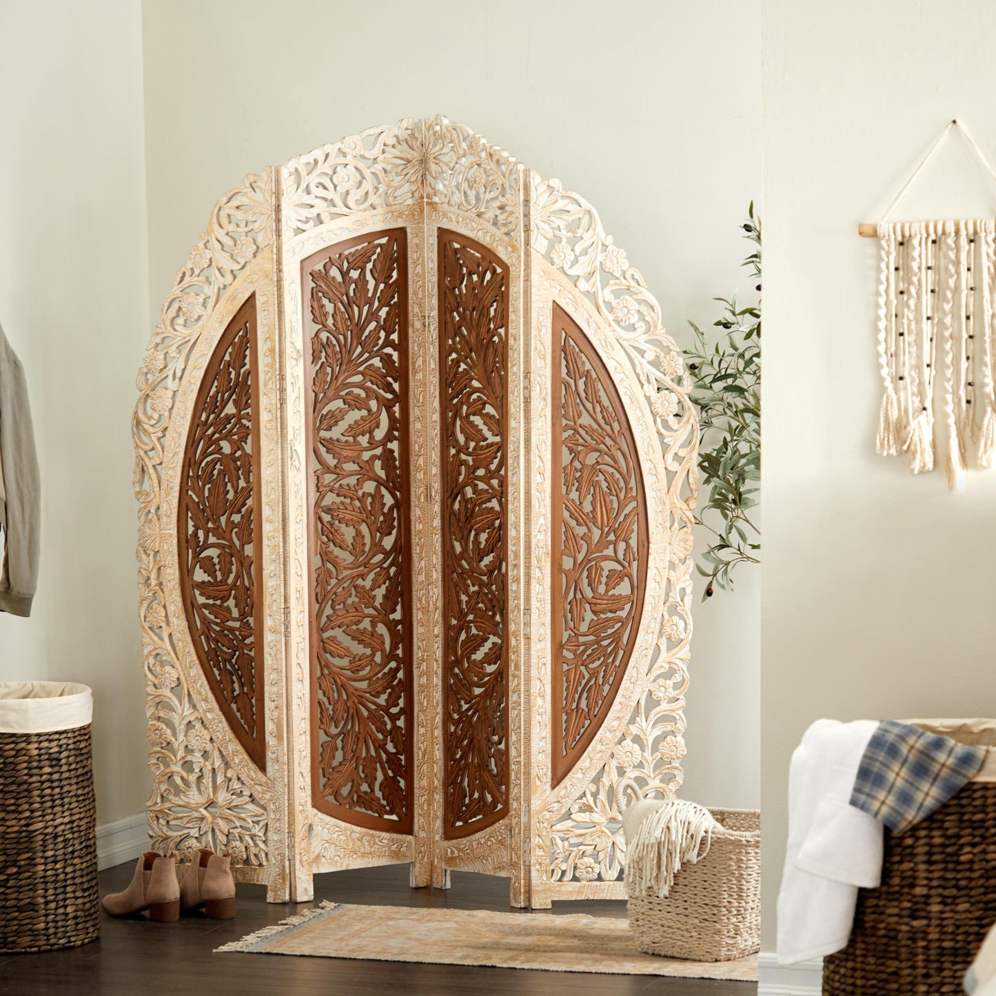 Deco 79 Mango Wood Floral Handmade Partition Room Divider Screen Foldable Arched Partition 4 Panel Privacy Screen with Intricately Carved Designs, Room Partition 62" x 1" x 72", Brown