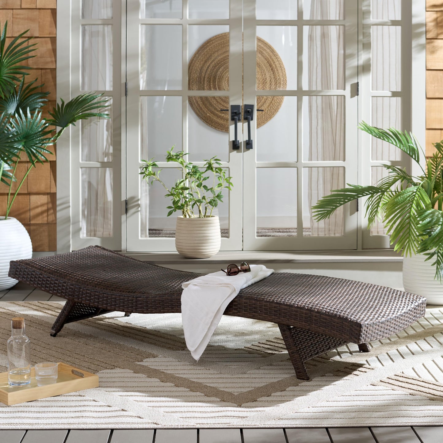 SAFAVIEH Outdoor Patio Furniture Collection – Alex Brown & Taupe Quick Dry Foam Lounger, Adjustable Outdoor Chaise, Modern Curved Design (PAT7545B)