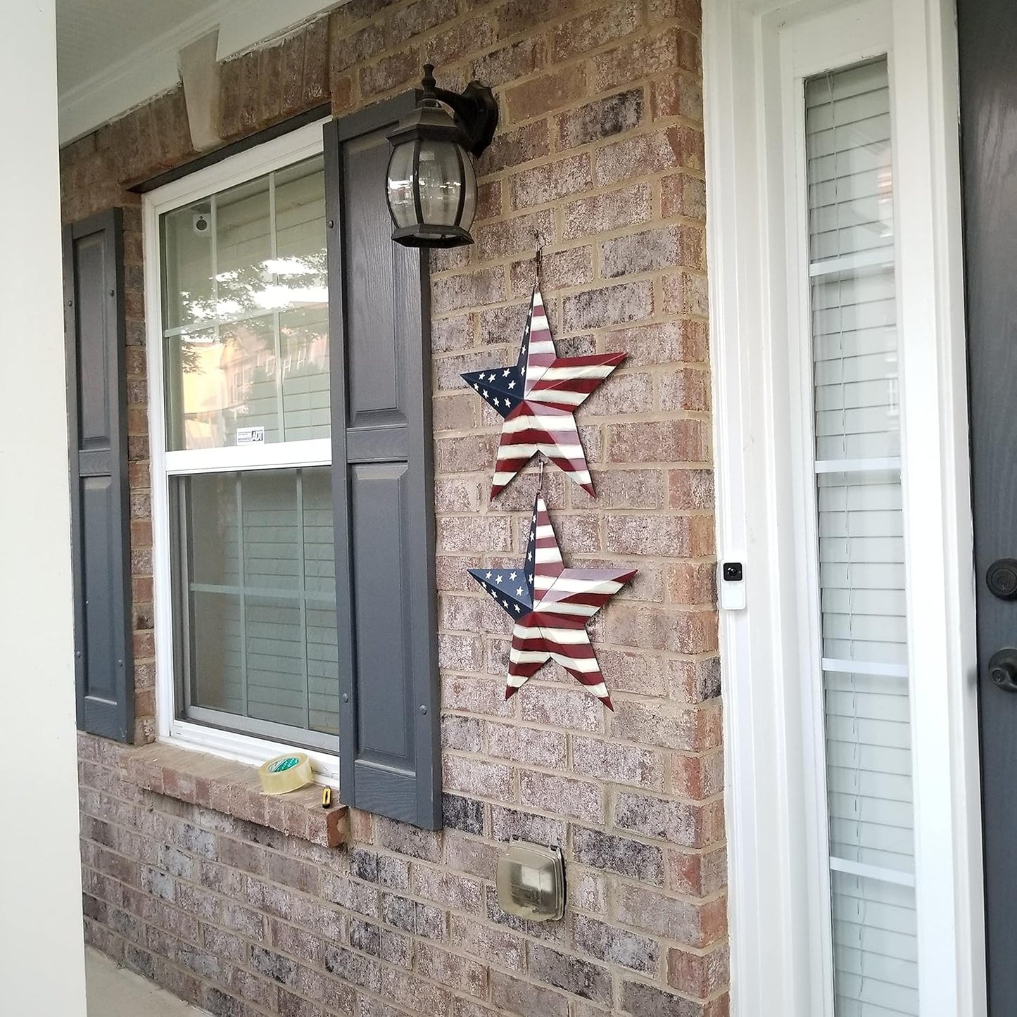 Set of 2 Metal Patriotic Barn Star Wall Decor, Rustic American Flag Indoor Outdoor Star Art for 4th of July Decoration