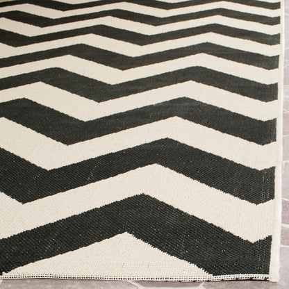 SAFAVIEH Courtyard Collection Runner Rug - 2'3" x 6'7", Black & Beige, Chevron Design, Non-Shedding & Easy Care,
