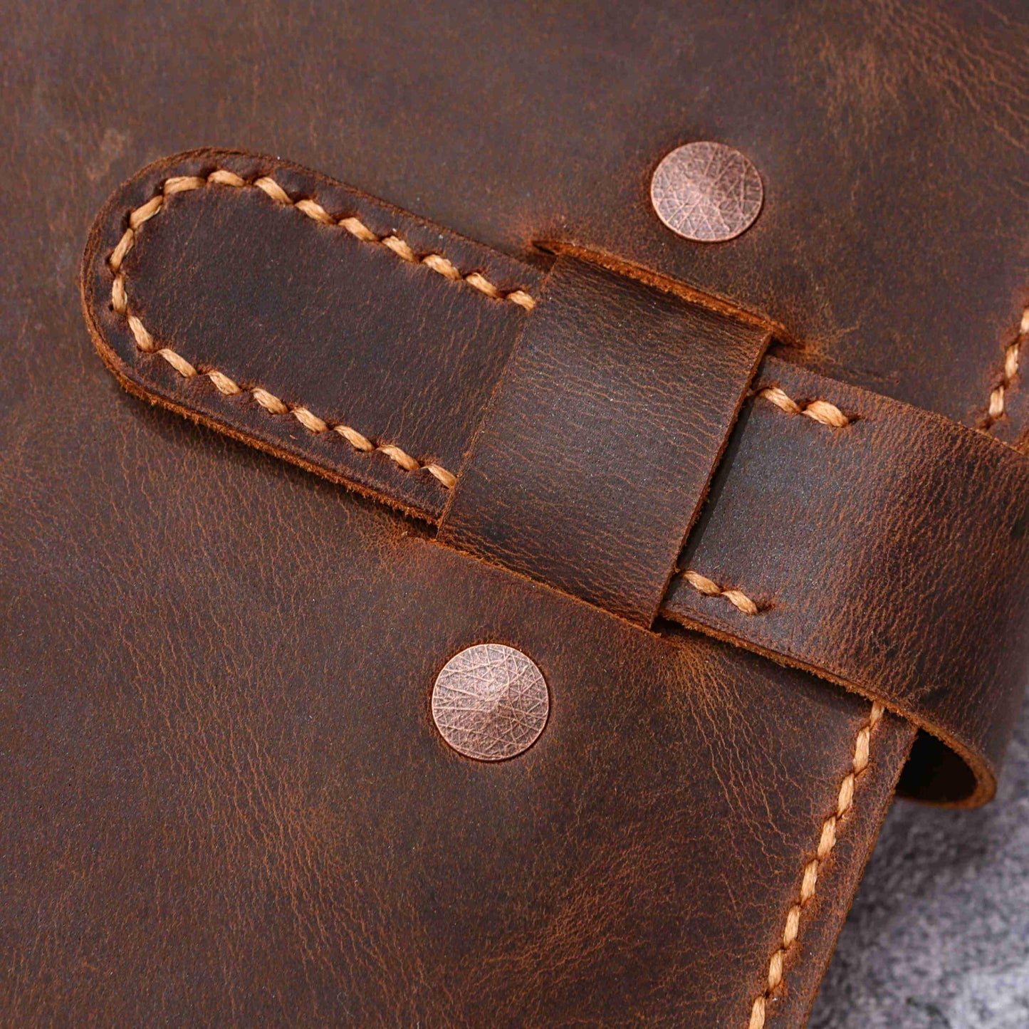 Leather Sketchbook Cover for 5.5" x 8.5" Sketchbook, Refillable A5 Full Grain Leather Artist Sketch Pad Cover with Pencil Holder and Storage Pocket, Handmade Travel Drawing Portfolio, Brown