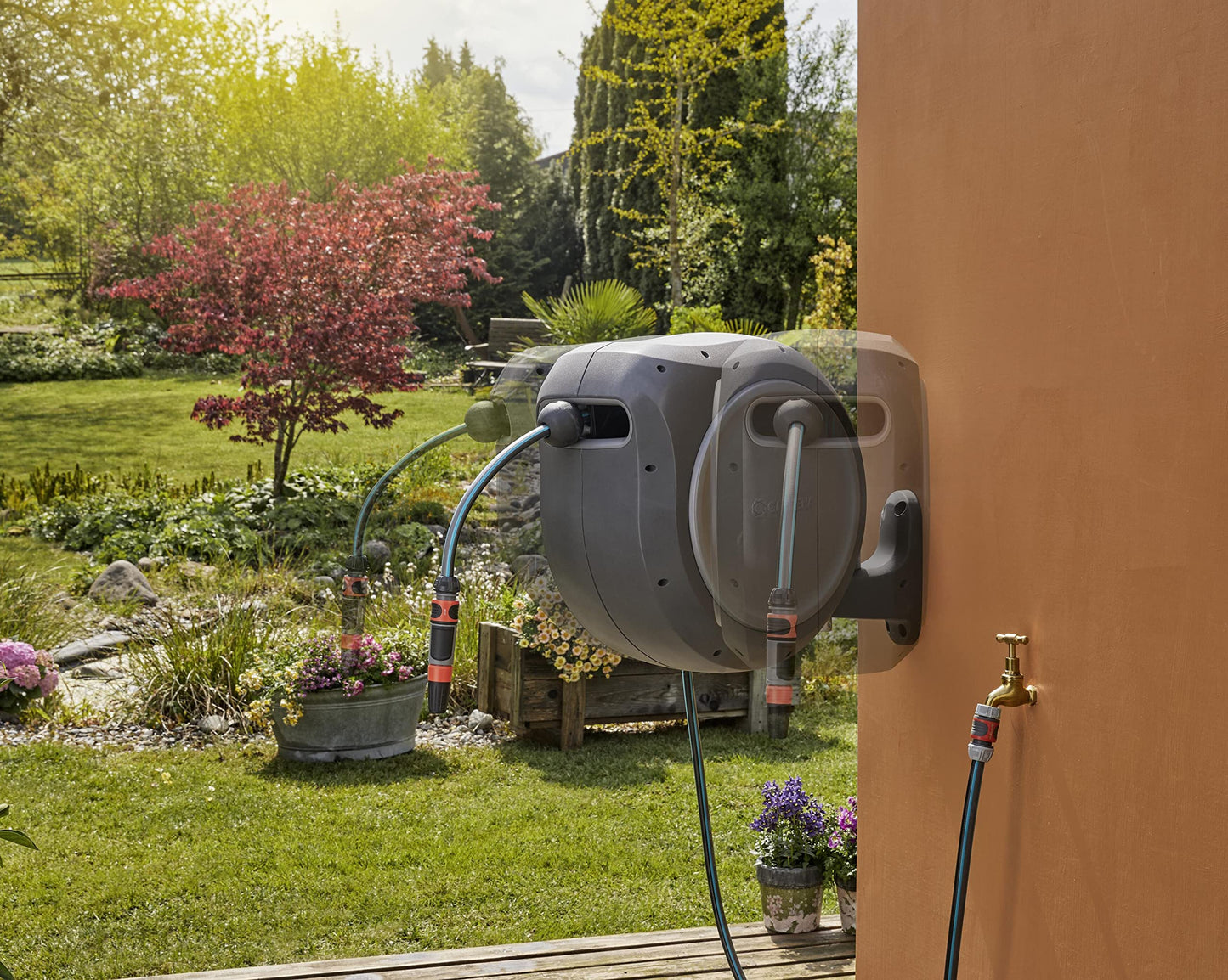 GARDENA 20505, 100' Retractable Garden Hose Reel with US Hose Threads - 100' x 1/2" hose, Automatic Retraction & Length Lock for Easy Watering. Heavy Duty Swivel Bracket 180°, Includes Nozzle.
