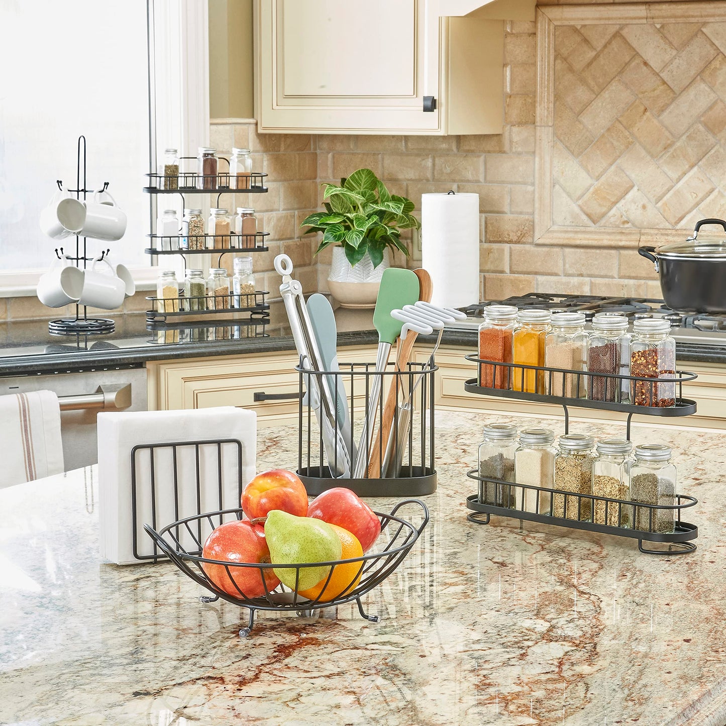 Spectrum Yumi Arched Fruit Bowl for Dining Room Table Kitchen Counter Fruit Organizer, Black Wire Fruit Basket Stand for Fresh Produce Vegetables and Bread, Sturdy Steel Open Design Home Decor