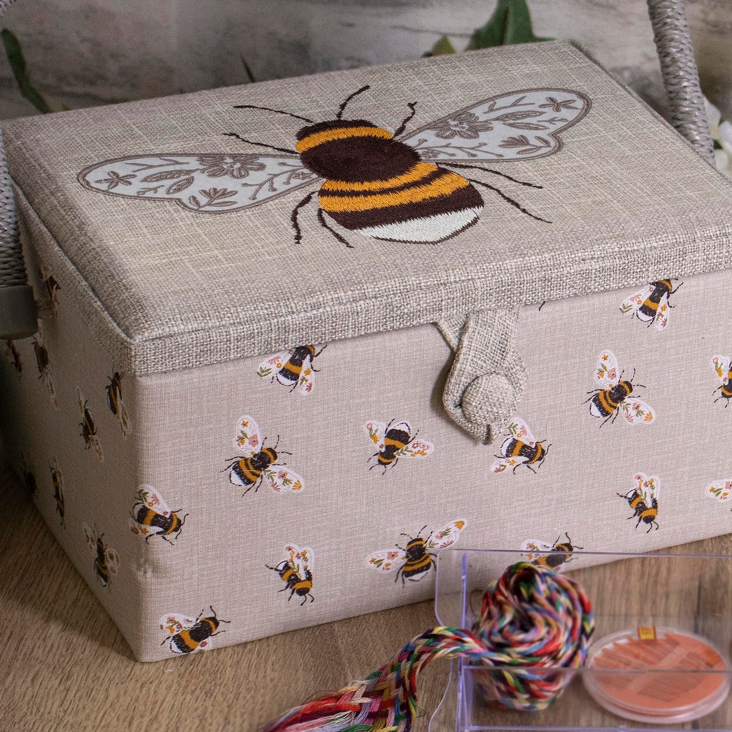 Hobby Gift Medium Sewing Box Organiser, Fabric Covered Storage Box with Handle, Internal Tray, Pin Cushion and Pocket for Sewing, Quilting and Knitting Supplies