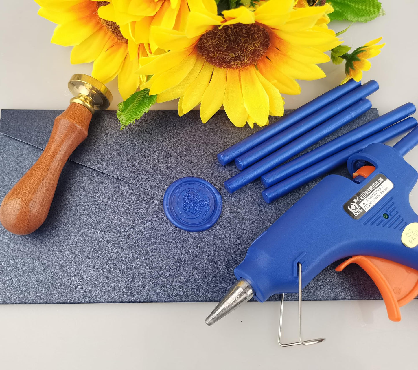30 Pieces 7mm Sealing Wax Sticks for Glue Gun,PORXFLY Mini Wax Seal Sticks Great for Cards Envelopes,Wedding Invitations,Gift Wrapping,Wine Packages (Sapphire Blue)