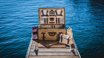 PICNIC TIME Charleston Luxury Picnic Basket for 4, Romantic Vintage English-Style Wooden Basket, Complete Deluxe Service With Blanket, Suitcase-style Handle and Genuine Cowhide Leather, (Beige Canvas)