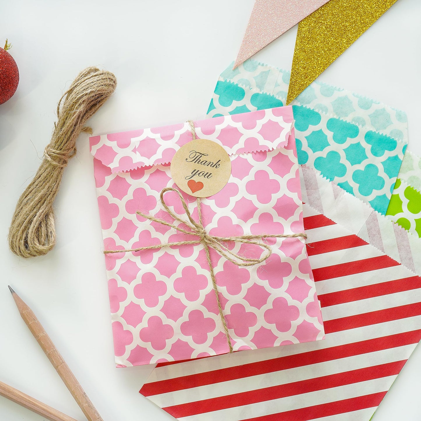 KEYYOOMY 100 Pcs Orange Candy Buffet Bags Small Cookie Bags Polka Dot Paper Treat Bag for Wedding Birthday Party (5 inch x 7 inch)