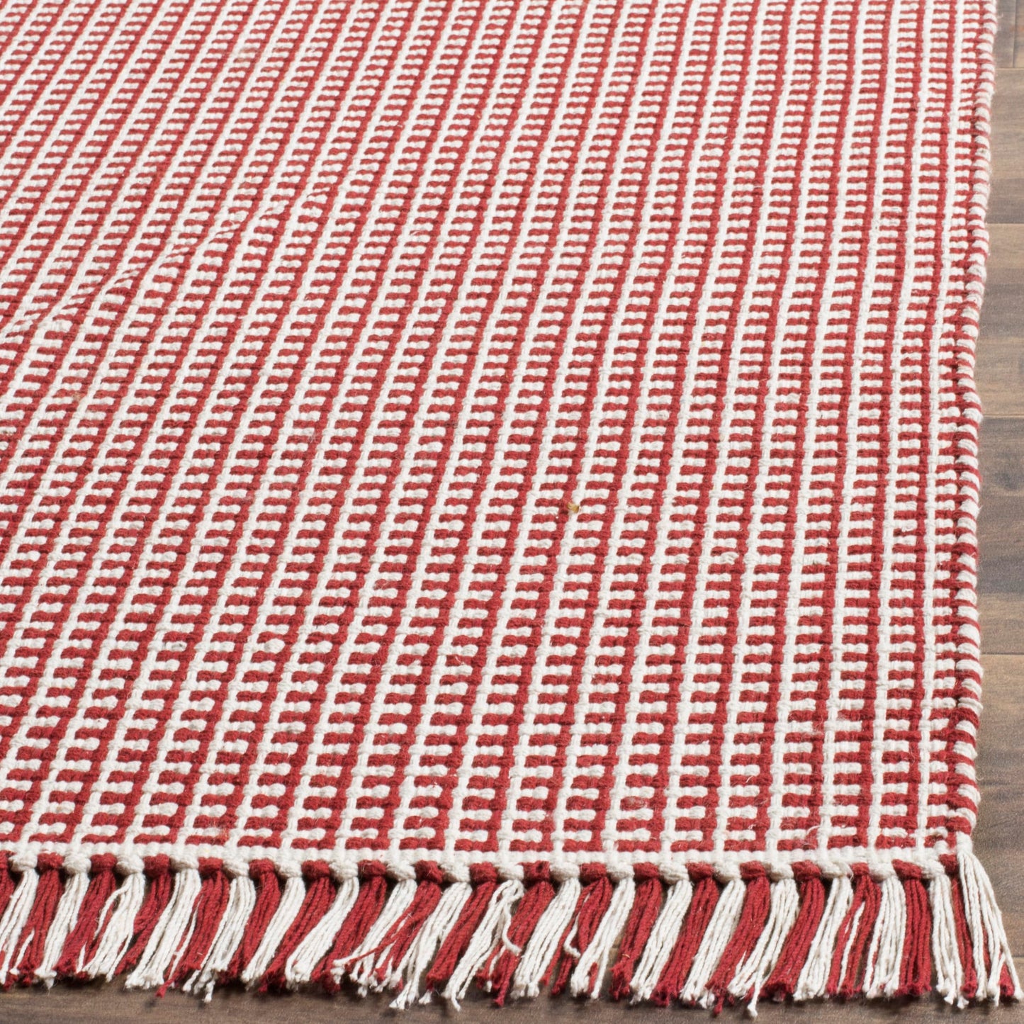 SAFAVIEH Montauk Collection Area Rug - 9' x 12', Ivory & Red, Handmade Flat Weave Boho Farmhouse Cotton Tassel Fringe, Ideal for High Traffic Areas in Living Room, Bedroom (MTK340C)