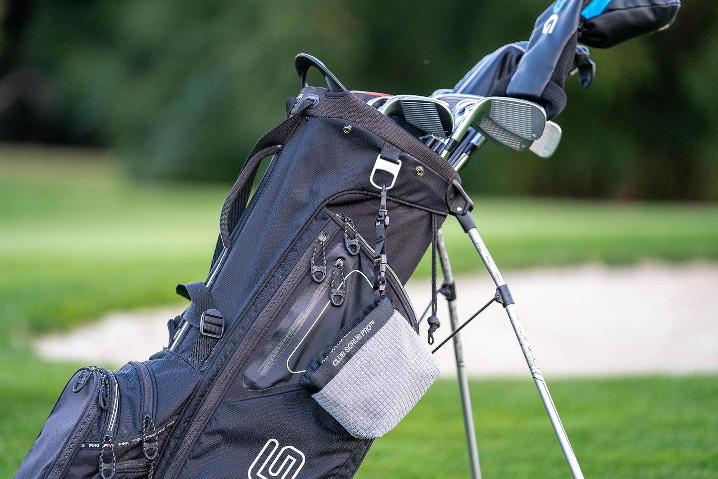 Club Scrub Golf Club and Golf Ball Cleaning Bag, Waterproof Clean Face Technology Liner, Perfectly Dry Microfiber Exterior, Detachable Clip, Machine Washable, Cleans Club Grooves, Gray Pro