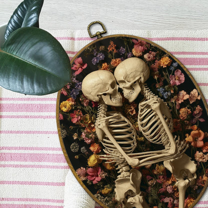 Mcehtle Halloween Gothic Couple Skeleton Wall Art Decor, Dark Academia Framed Canvas Prints 8.6x11.4, Spooky Skeleton Floral Oval Wall Hanging Artwork Decorations for Home Bedroom Living Room