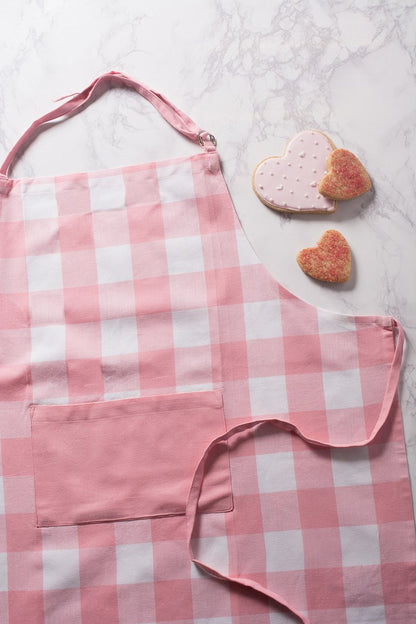 DII Unisex Buffalo Check Kitchen Collection, Classic Farmhouse Chef Apron, One Size, Pink &White