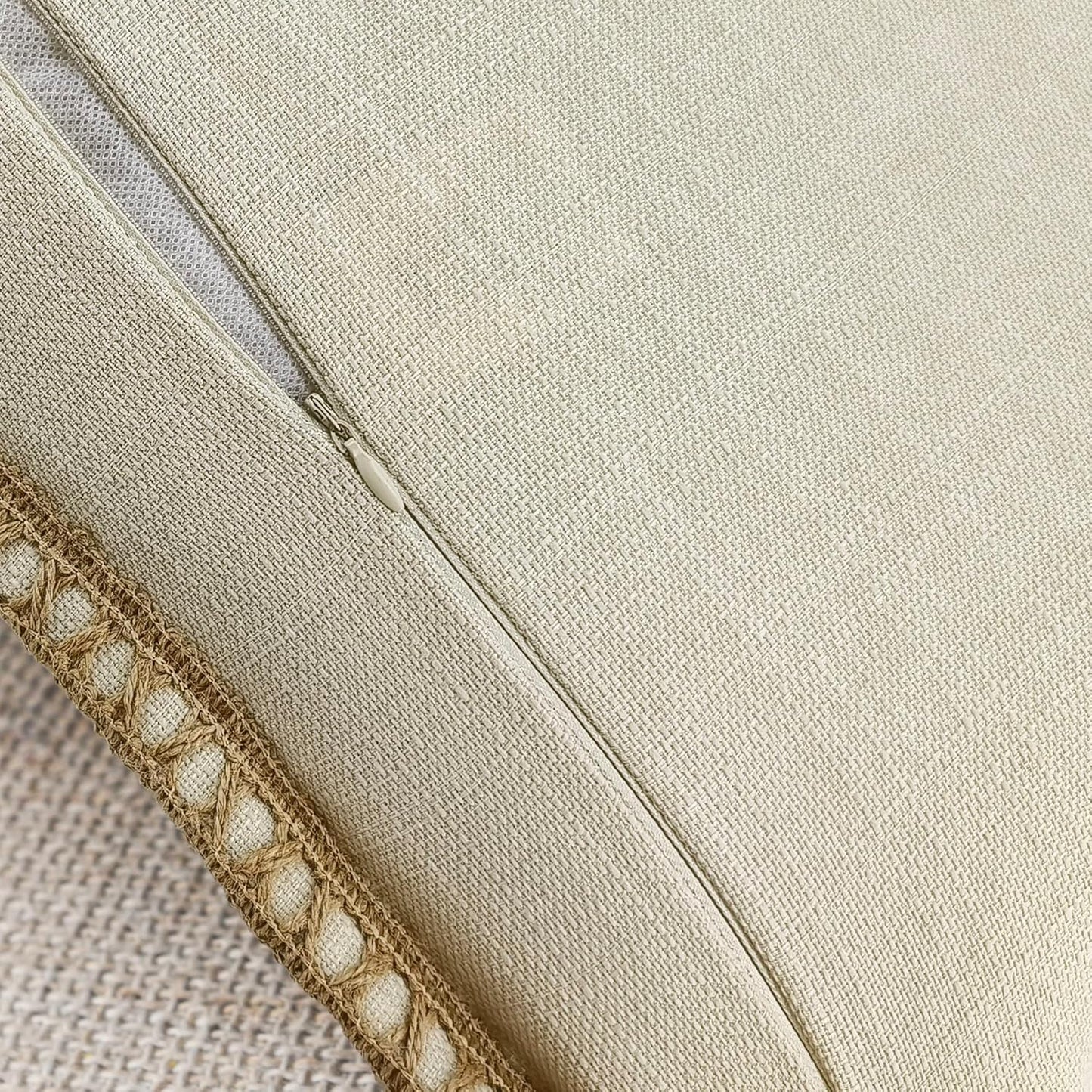 NordECO HOME Set of 2 Throw Pillow Covers, Burlap Linen Trimmed, Decorative Cushion Covers, 20 x 20