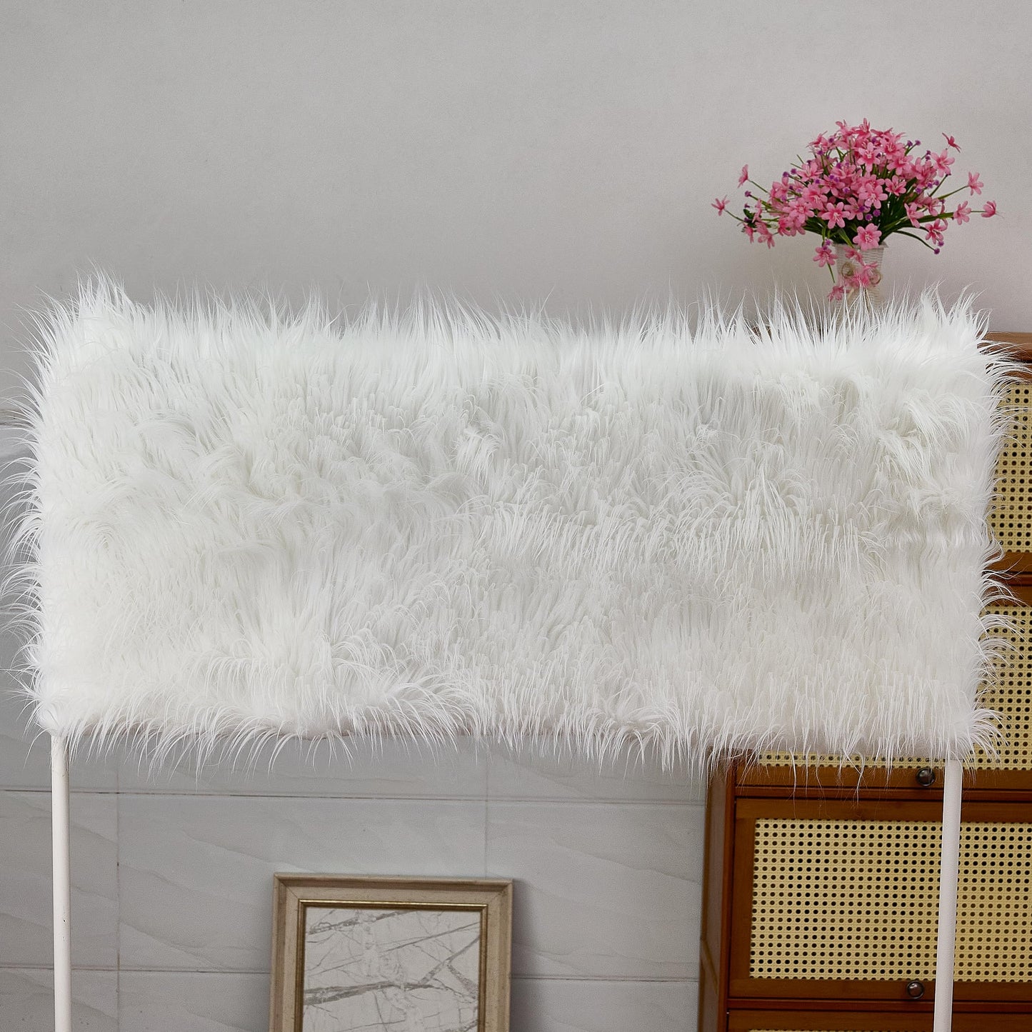 Half Yard 60" x 18" Fluffy Plush White Faux Fur Fabric Long Pile Soft Fake Fur Rug Material for Craft Sewing Gnome Beard Christmas Costumes and Home Decor