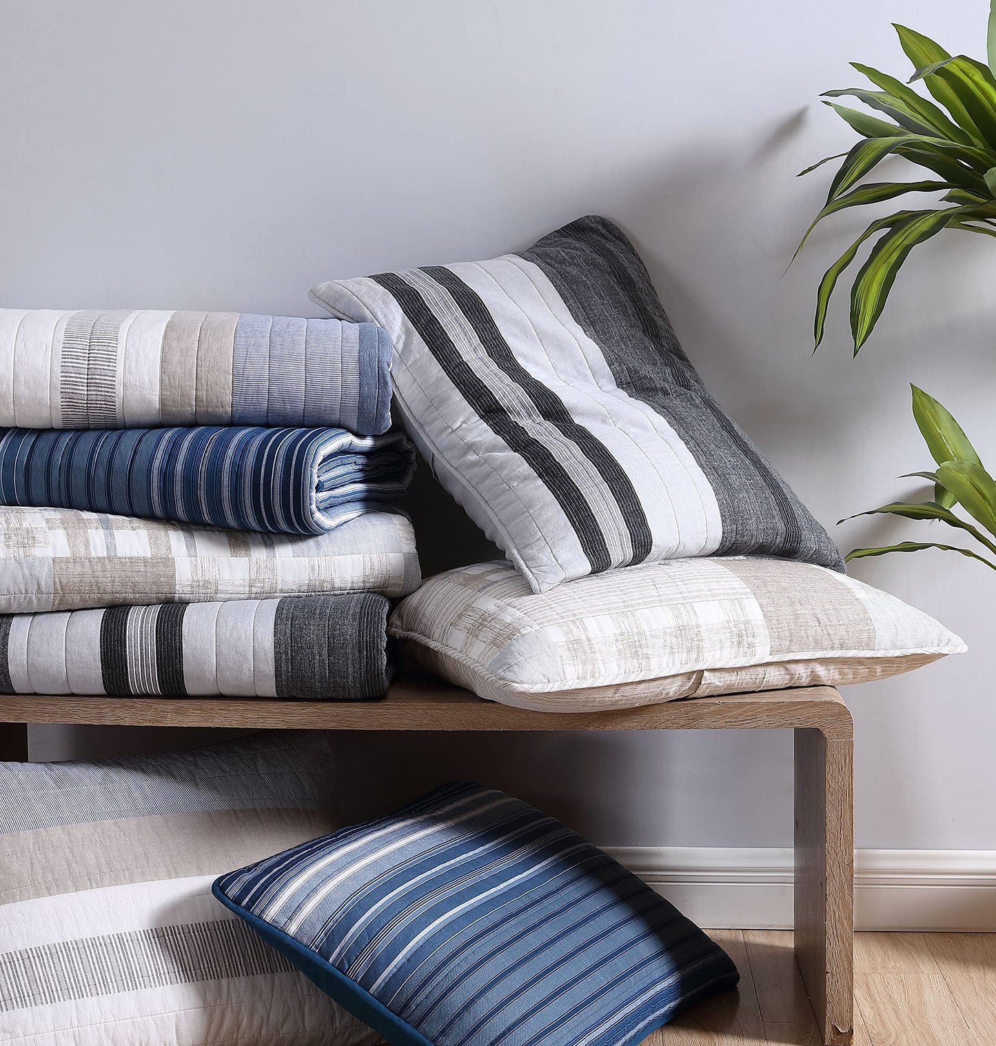 Nautica – Queen Quilt Set, Reversible Bedding with Matching Shams, Stripe Room Decor, Lightweight Bed Set, College Dorm Room Essentials (Ardmoore Grey)