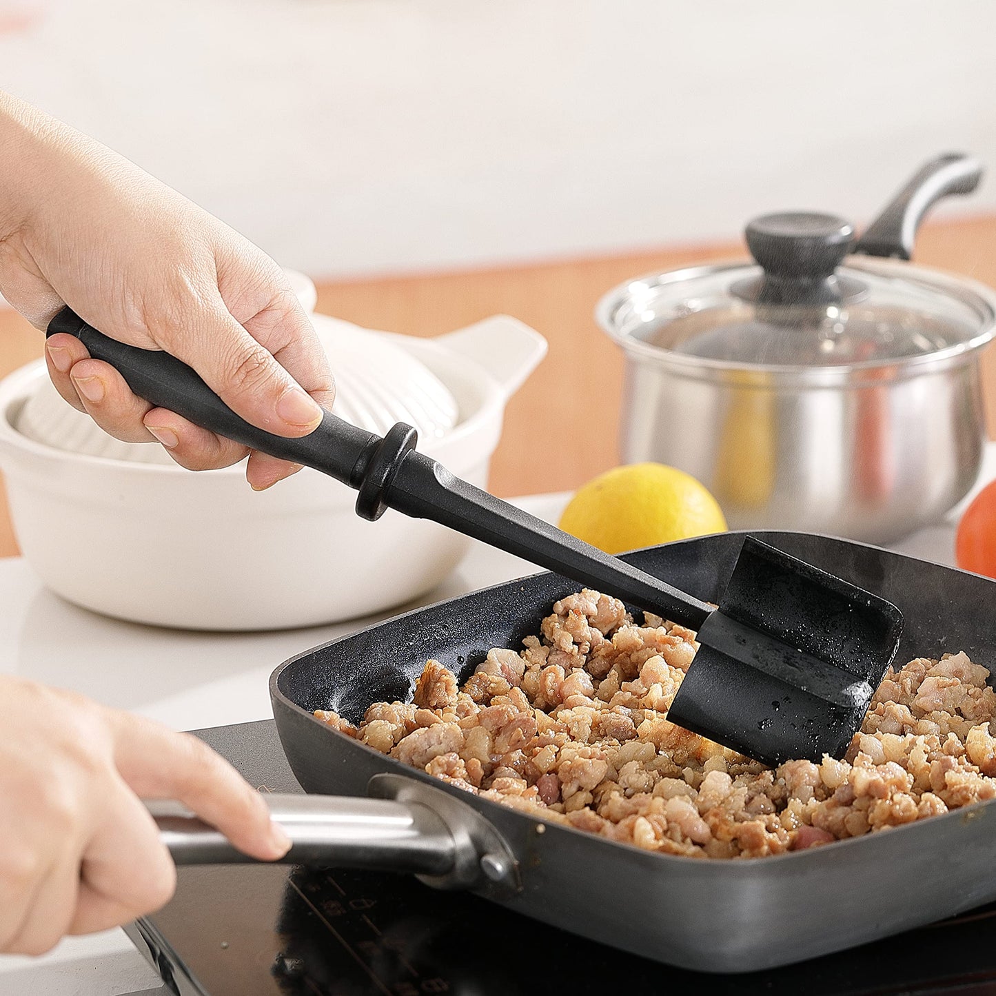 Meat Chopper Masher for Ground Beef and Hamburger Meat, Heat Resistant 5 Curved Blades Ground Beef Smasher, Nylon Meat Spatula Hamburger Chopper, Mix and Chop Kitchen Tool