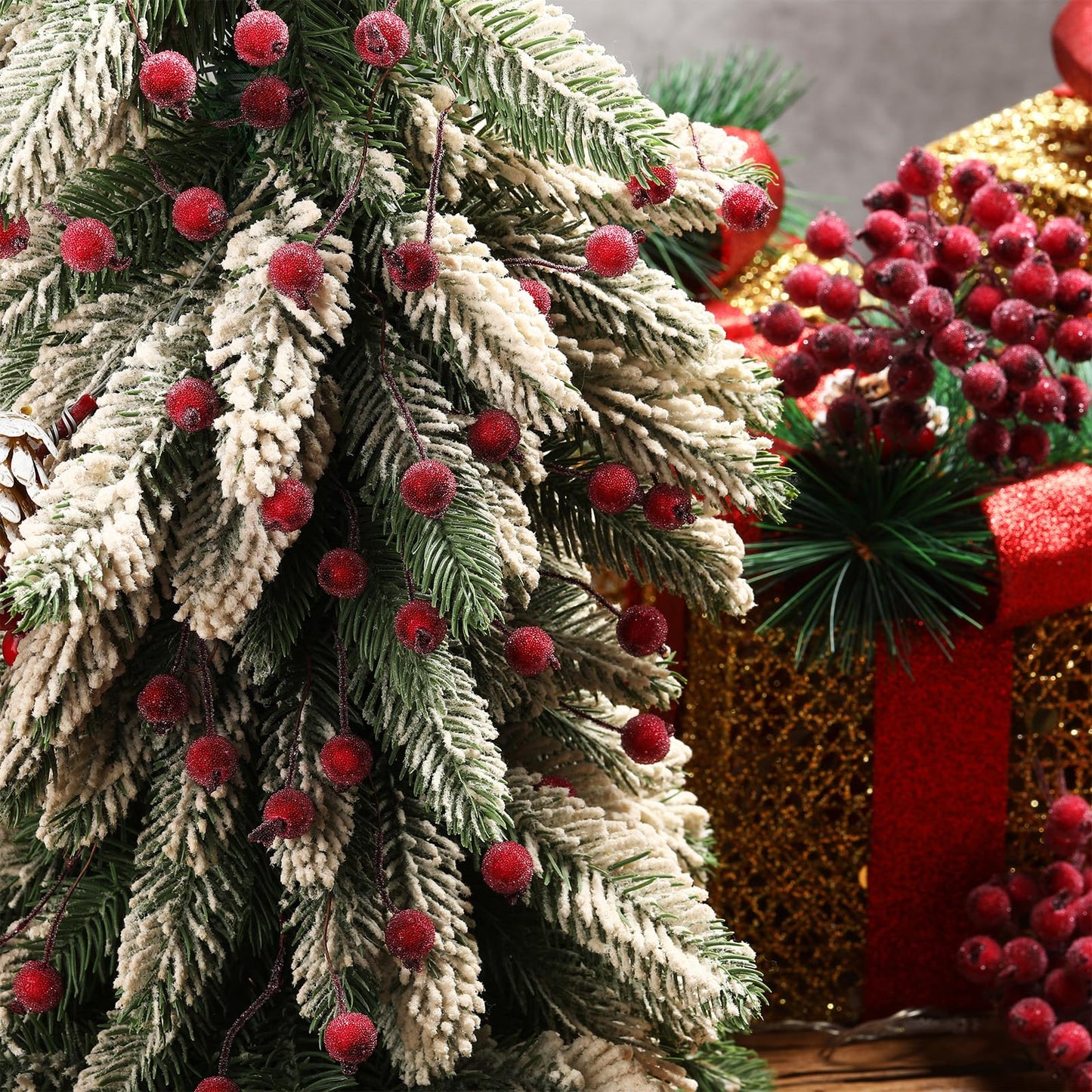 Tatuo 400 Pcs Dark Red Berries Stems 12 mm Artificial Frosted Holly Berries for Christmas Tree Decor Rustic Fake Simulation Mini Berry Fruit for Christmas Wreath DIY Craft Xmas Party Supply
