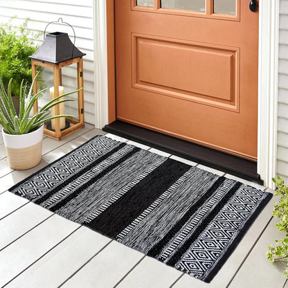 Chardin Home Farmhouse Rug 24''x36'' Black-White, Recycled Cotton Hand Woven Rug for Hallways, Kitchens, Bedrooms