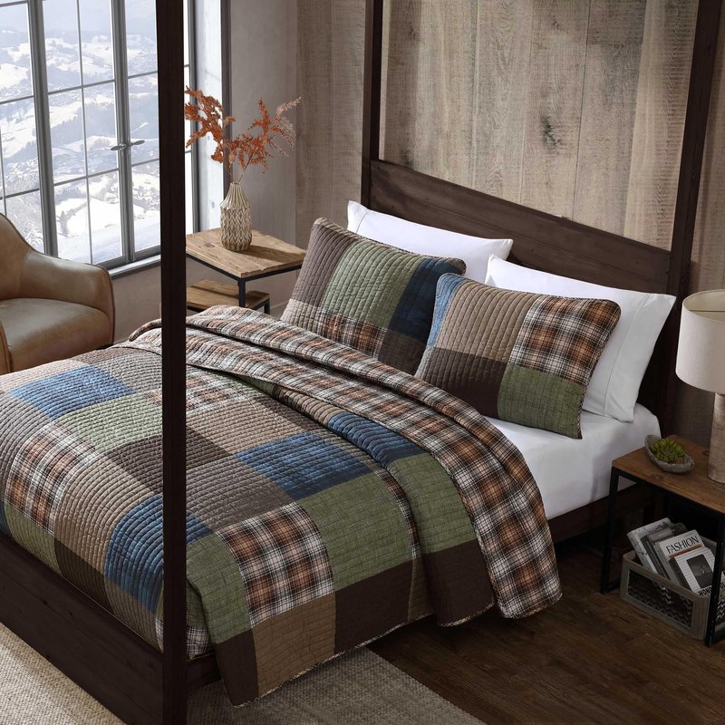 Eddie Bauer - Full/Queen Quilt Set, Premium Cotton Reversible Bedding with Matching Shams, Patchwork Luxurious Bedding Set (Classic Patchwork Green, Full/Queen)