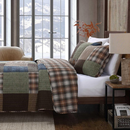 Eddie Bauer - Full/Queen Quilt Set, Premium Cotton Reversible Bedding with Matching Shams, Patchwork Luxurious Bedding Set (Classic Patchwork Green, Full/Queen)