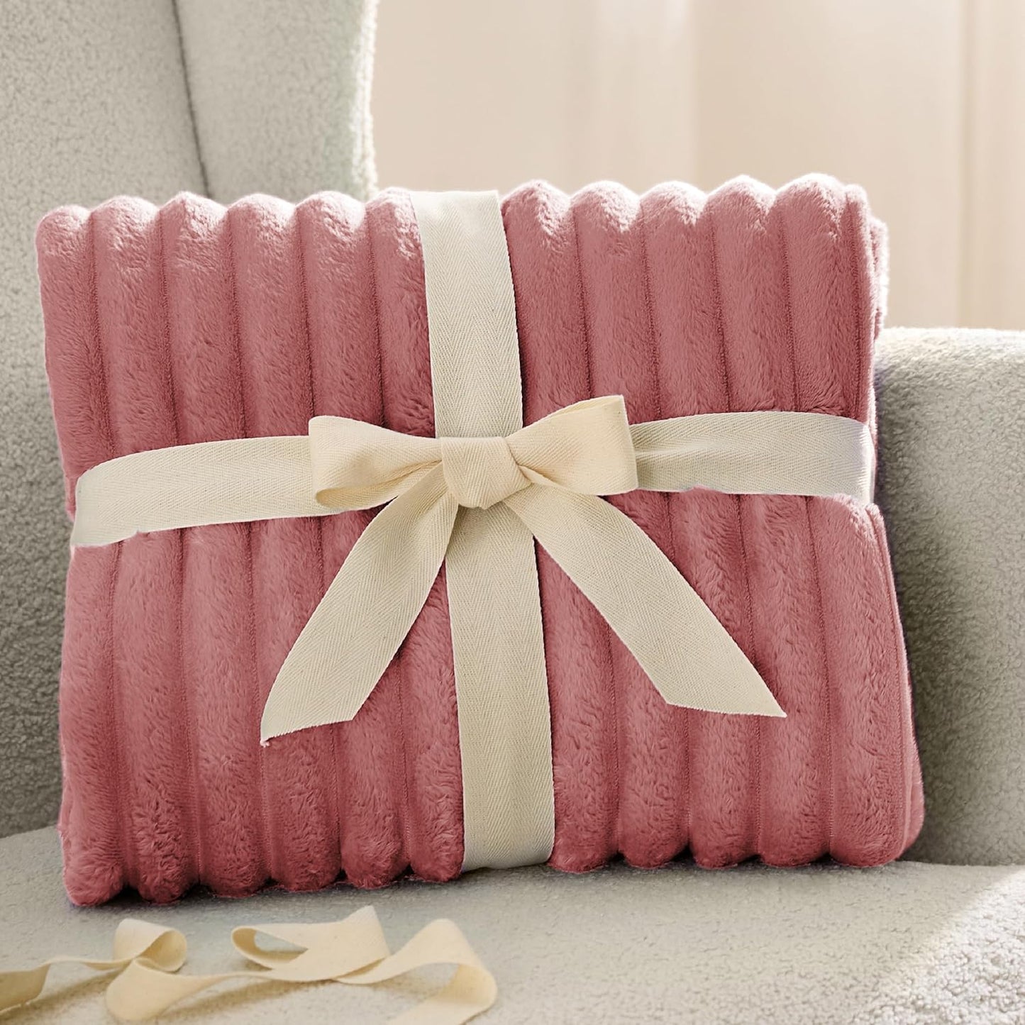 Bedsure GentleSoft Full Blanket - Cozy Dusty Pink Fleece Throw for Women | Perfect Birthday Gift, 84x90 Inches