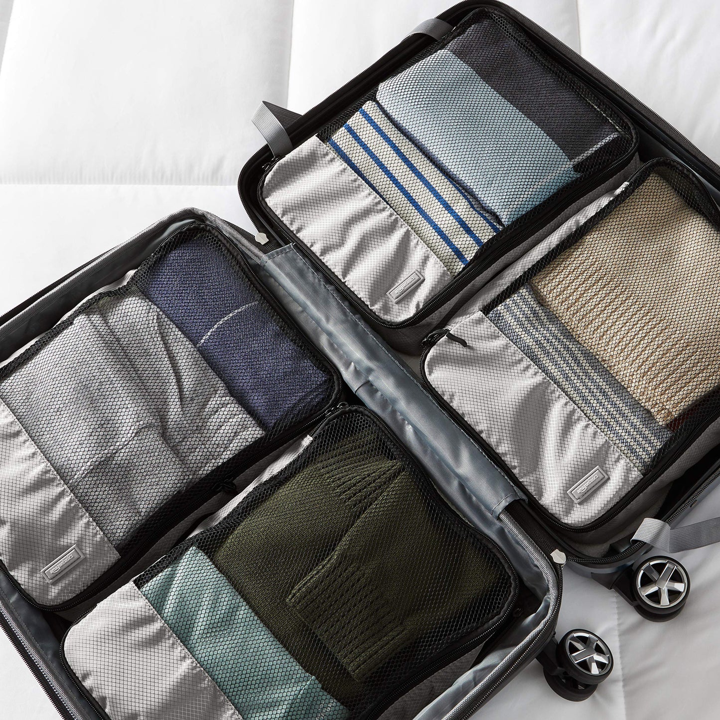 Amazon Basics 4 Piece Packing Cubes with Double Zipper and Mesh Top, Travel Organizer Set, Medium, Gray