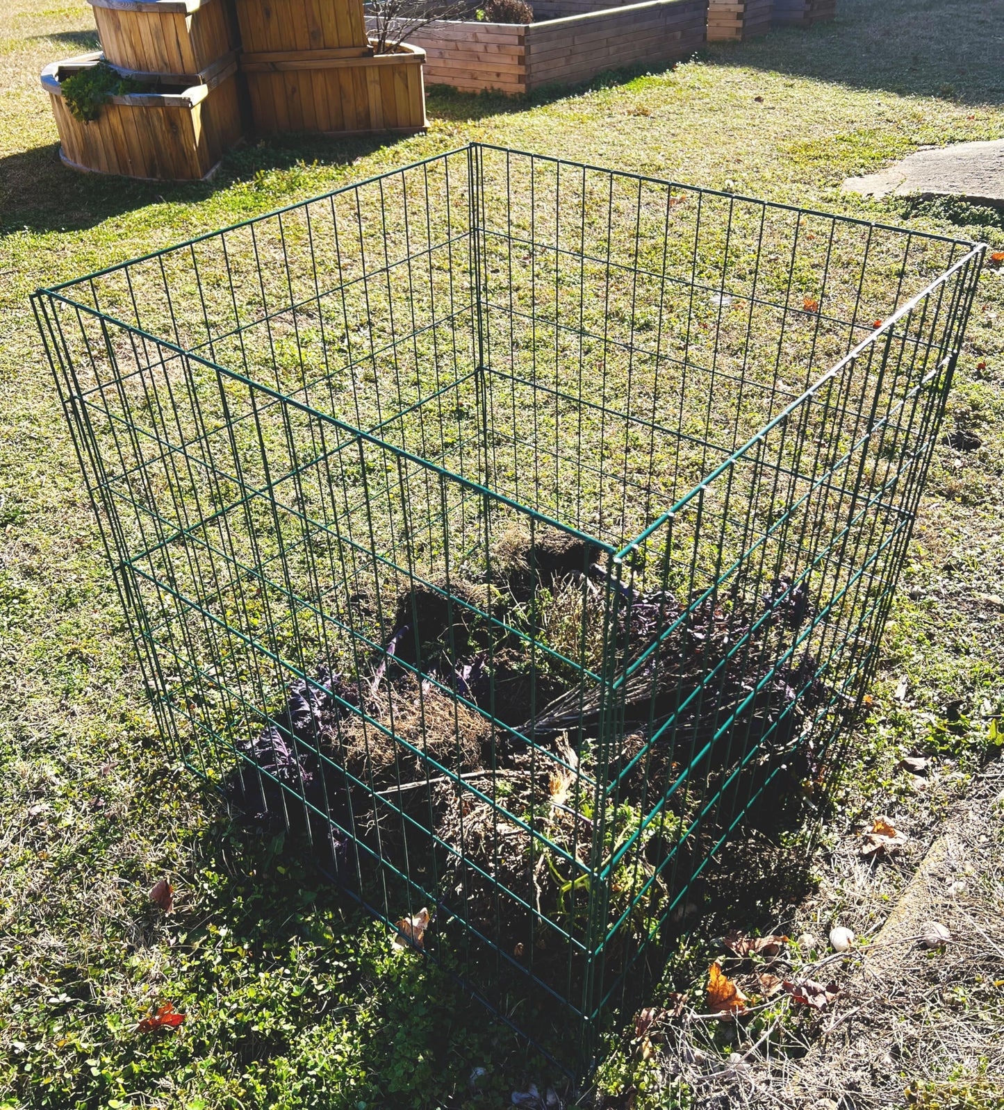 Bosmere K765 Wire Compost Bin – 30" x 30" x 30" Outdoor Composting Bin with Front Access Door, Easy-Assembly Garden Compost Container